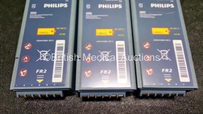 3 x Laerdal FR2+ Defibrillators (All Power Up) in Case with 3 x M3863A LiMnO2 Batteries *Install Before - 2025 / 2026 / 2025* - 6