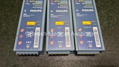 3 x Philips FR2+ Defibrillators (All Power Up) in Case with 3 x M3863A LiMnO2 Batteries *Install Before - 2023 / 2018 / 2020* - 6