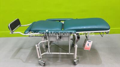 Stretchair Model MC-250VL Patient Transfer Chair / Stretcher *4A1223* - 2