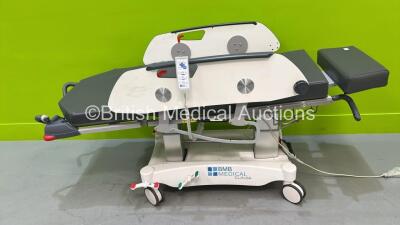 BMB Medical Clavia Electric Chemotherapy / Dialysis Chair with Cushion and Controller (Powers Up) *S/N NA*