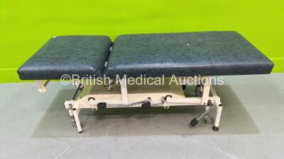 Nesbit Evan Hydraulic Patient Examination Couch (Hydraulics Tested Working) *S/N 00976*