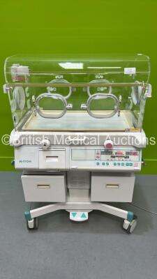 Atom V-2100G Infant Incubator (Powers Up - Damage to 1 x Wheel)