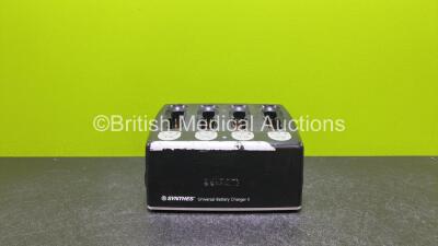 Synthes Universal Battery Charger II Ref 05.001.204 (Powers Up)