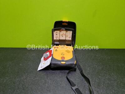 Physio Control Lifepak CR Plus Defibrillator *Mfd 2016* (Powers Up) in Case with 1 x LiSCO2CI2 Battery *SN 44317541*