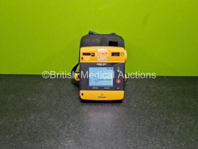 Medtronic Lifepak 1000 Defibrillator (Powers Up) in Carry Case with 1 x LiMnO2 Battery