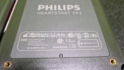 2 x Philips FR3 Defibrillators (Both Power Up) in Carry Case with 2 x LiMnO2 Batteries *Install Before - 2027 / 2026* **SN C17A00117 / C14B00250** - 5